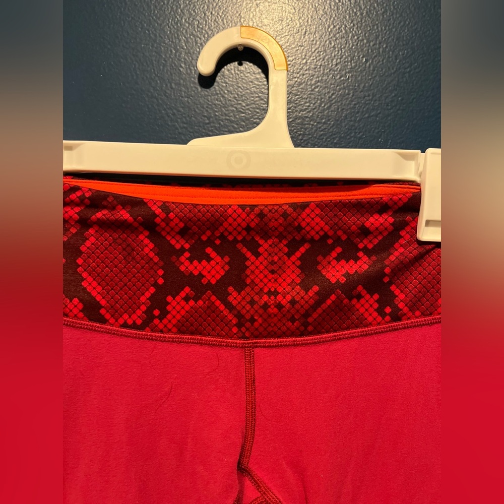 Lululemon Red/Orange Reversible Leggings EUC - Picture 2 of 6